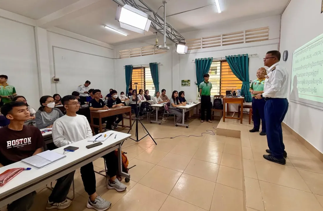 សិស្សត្រៀមប្រឡងថ្នាក់ទី១២ ៖ កម្មវិធី Live Teaching ជួយបង្កើនឱកាសប្រឡងជាប់