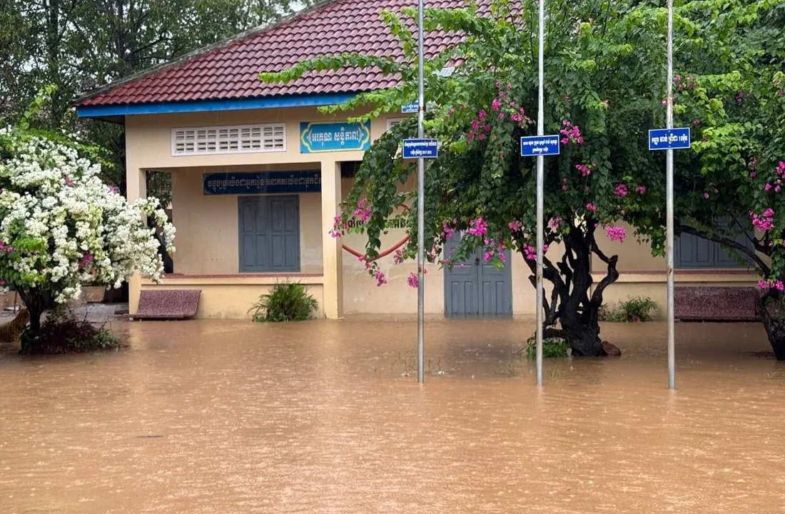 សាលារៀនជាង ១០០សាលារងផលប៉ះពាល់ពីទឹកជំនន់នៅបាត់ដំបង ខណៈតាមបណ្តាខេត្តផ្សេងទៀតអាជ្ញាធរកំពុងស្រង់ទិន្នន័យ