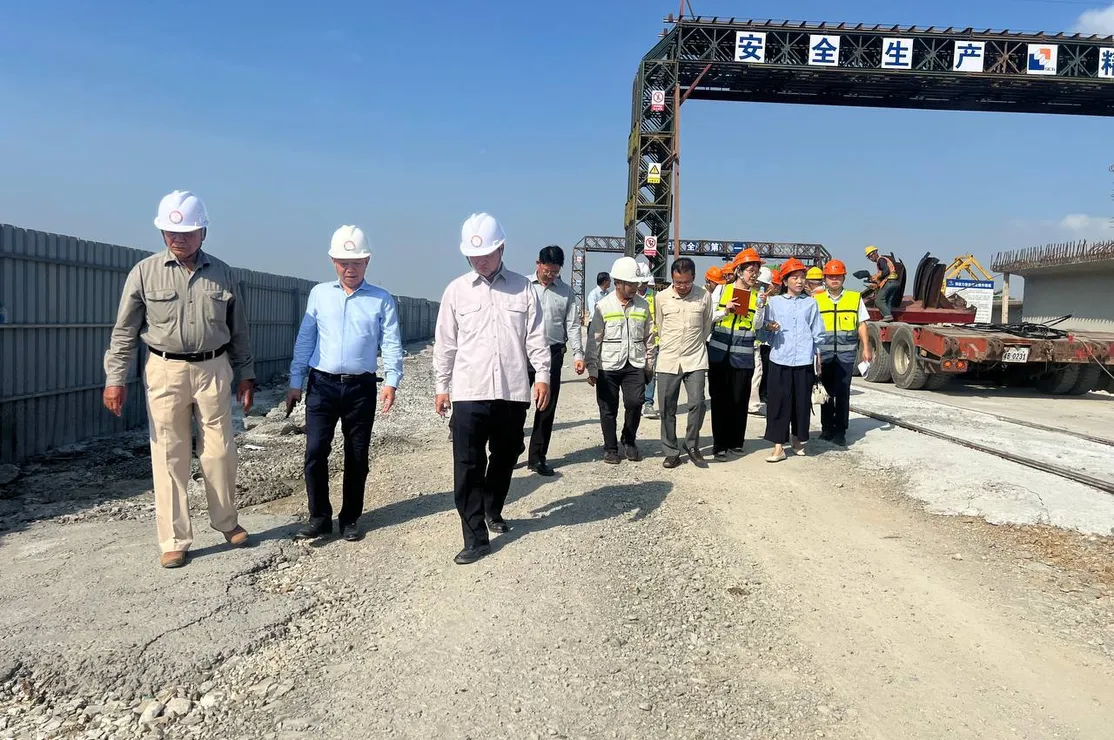 គម្រោងស្ថាបនាស្...