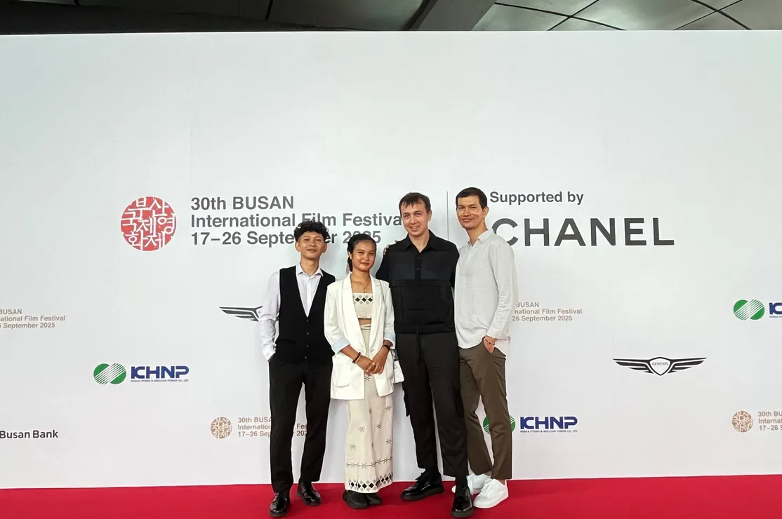 លោក ឈួន ពិសិដ្ឋ...