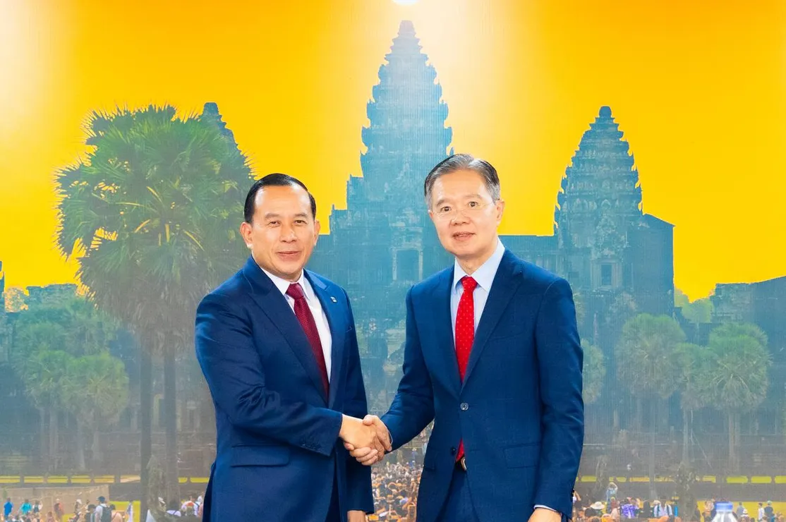 រដ្ឋមន្ត្រីទេសច...