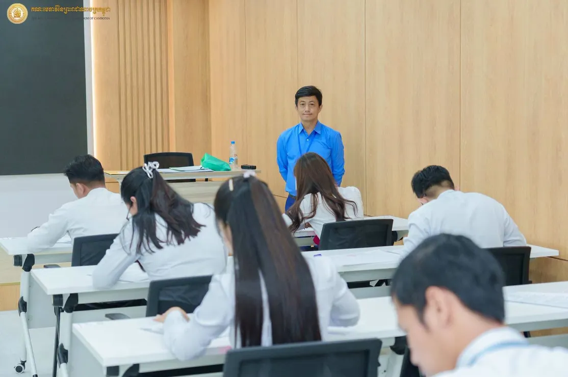 បេក្ខជនប្រឡងមេធ...