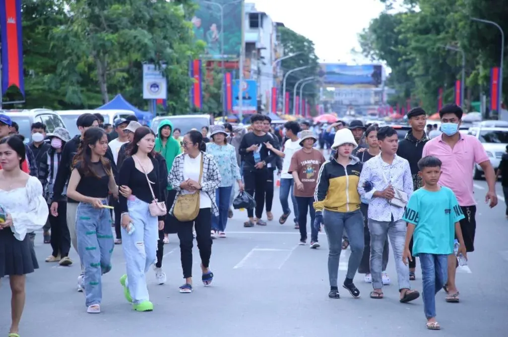 ឆ្នាំ២០៥០ ប្រាក់ចំណូល​ប្រចាំឆ្នាំសម្រាប់ប្រជាជនកម្
