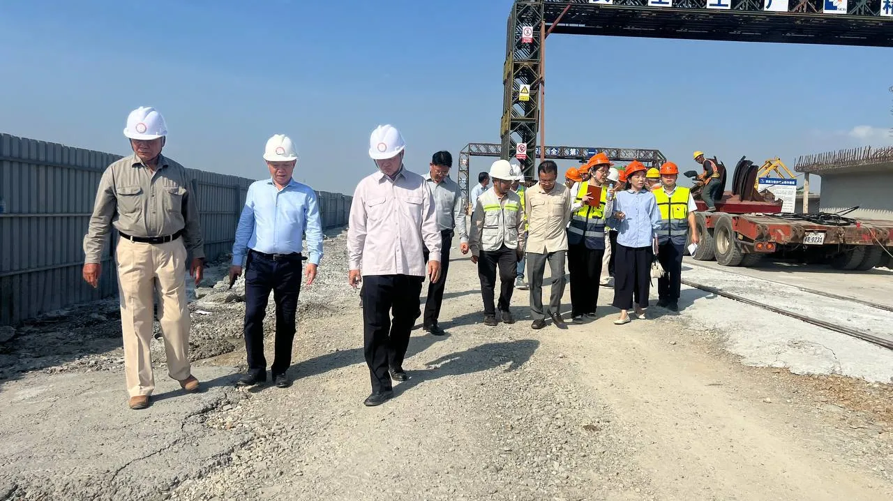 គម្រោងស្ថាបនាស្...