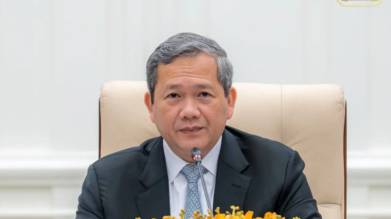 សម្តេចធិបតីនឹងដ...