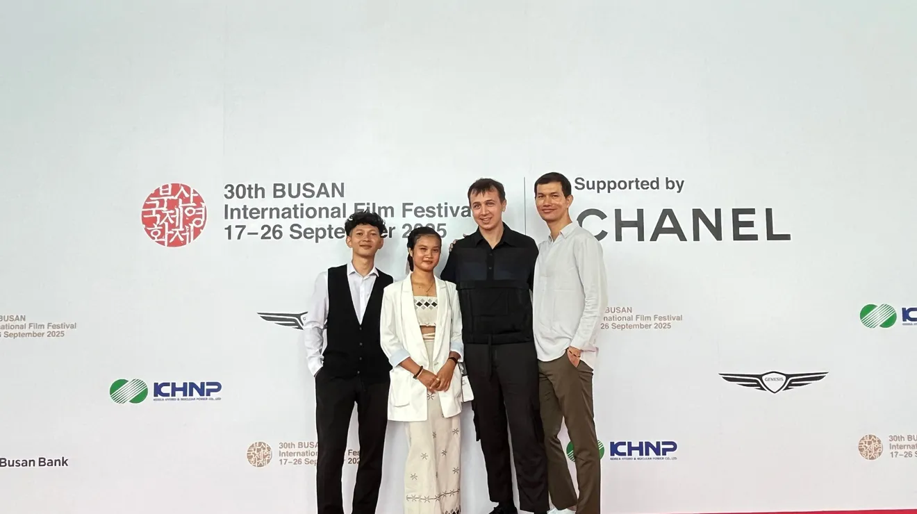 លោក ឈួន ពិសិដ្ឋ...