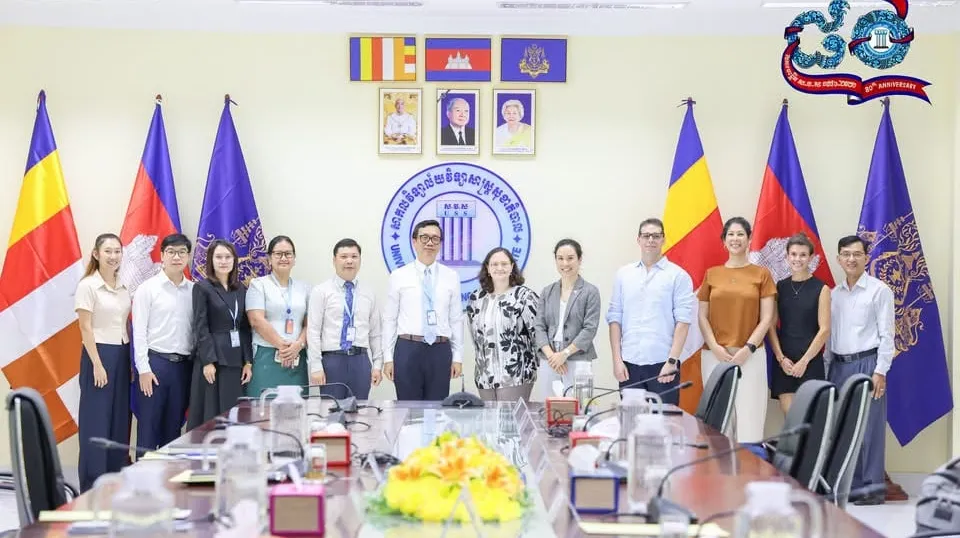 កម្ពុជា និងអាមេ...