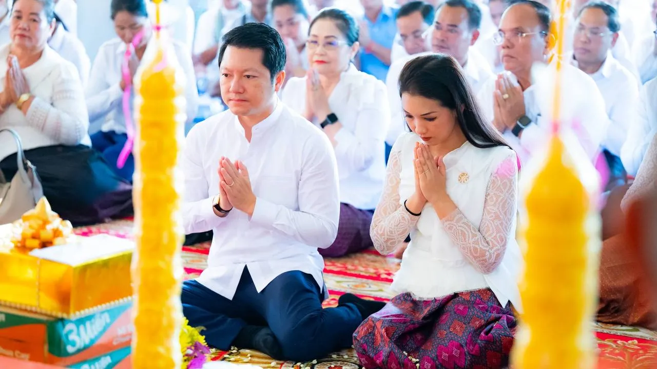 រដ្ឋមន្រ្តីក្រស...