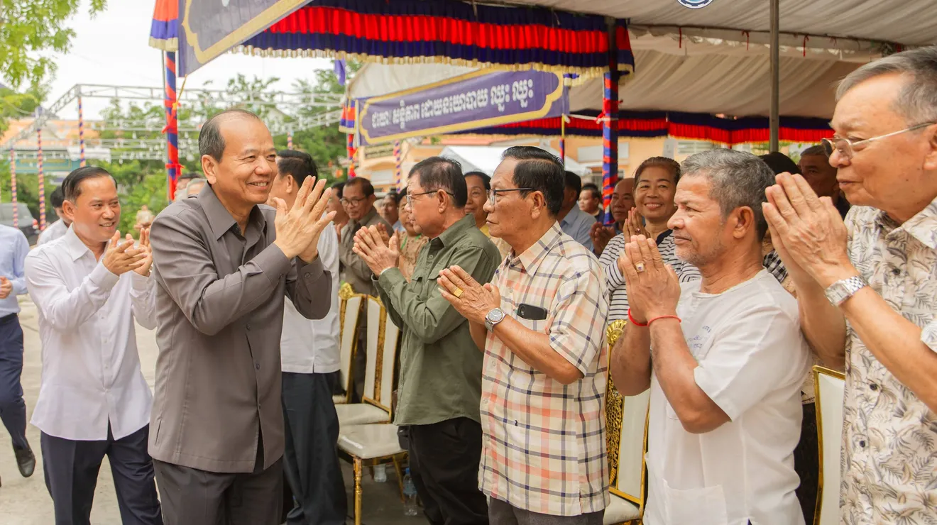 ឯកឧត្តមរដ្ឋមន្រ...