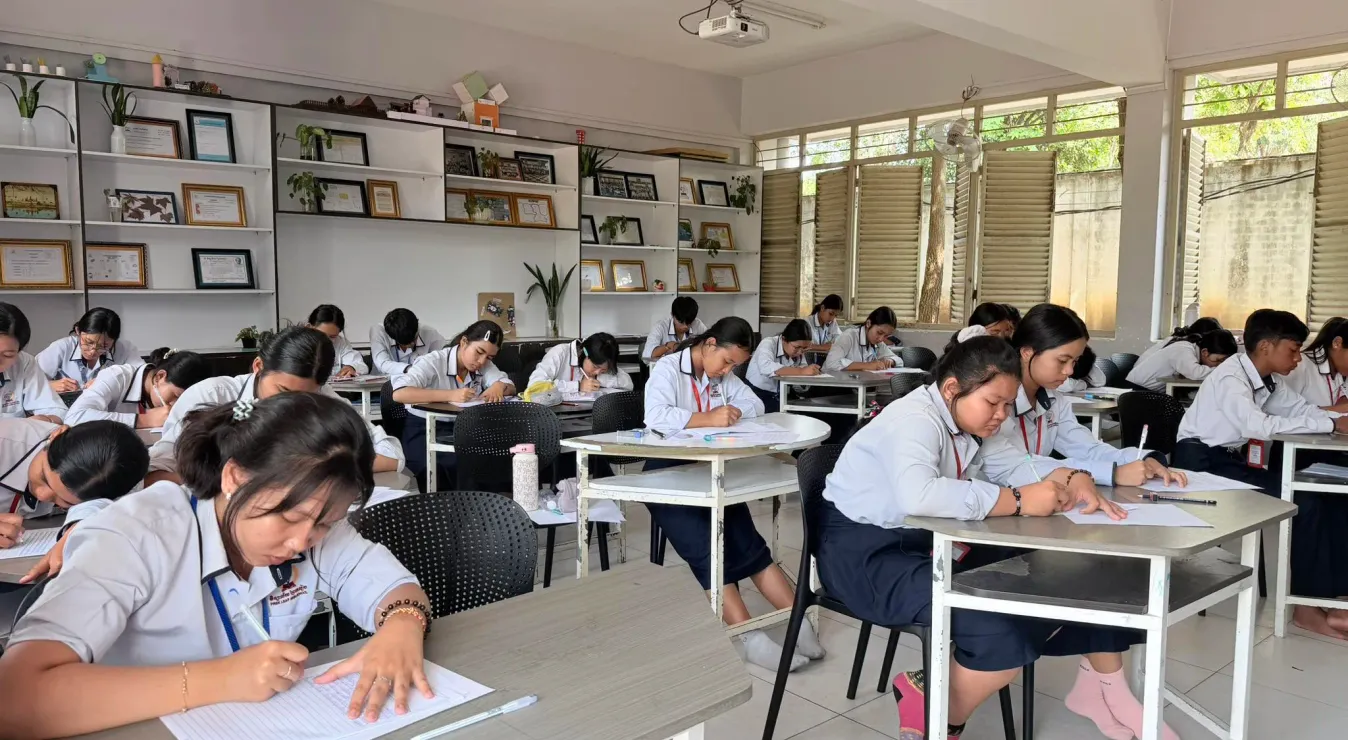 ក្រសួងអប់រំគ្រោងអនុវត្តការបង្រៀន និងរៀនតាមអនឡាញ នៅកម្រិតមធ្យមសិក្សា ចំពេលវិបត្តិតម្លៃប្រេងឥន្ទនៈកើនឡើង