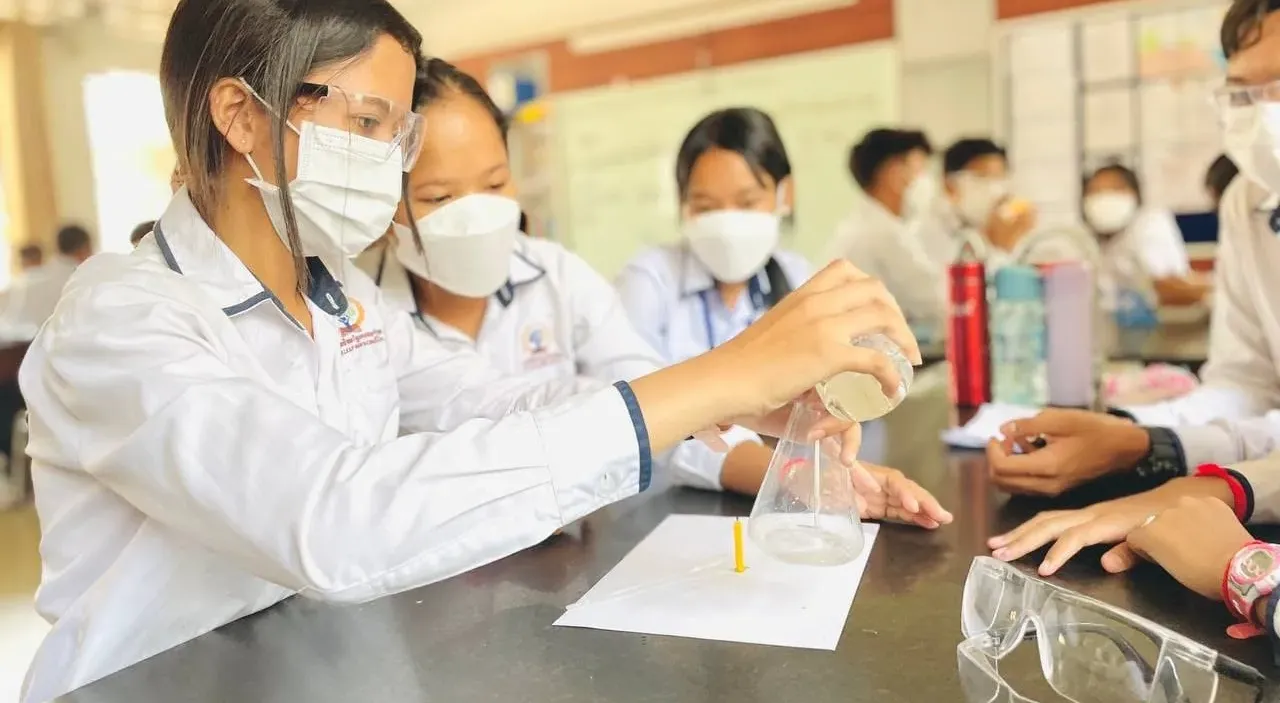 ក្រសួង​អប់រំ​ពង្រឹង​ការ​អប់រំ​វិទ្យាសាស្ត្រ​ ​និង​បច្ចេកវិទ្យា​ ​នៅ​ថ្នាក់​មធ្យម​សិក្សា​