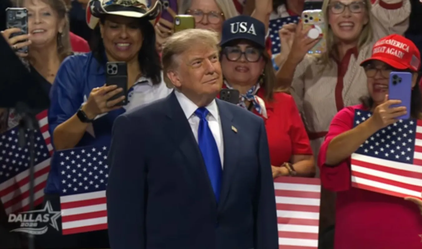 លោក Trump សន្យាចែកលុយឱ្យពលរដ្ឋម្នាក់ ៥០០០ ដុល្លារ ពេលឈ្នះឆ្នោតពាក់កណ្តាលអាណត្តិខាងមុខនេះ - AMS Article Thumbnail