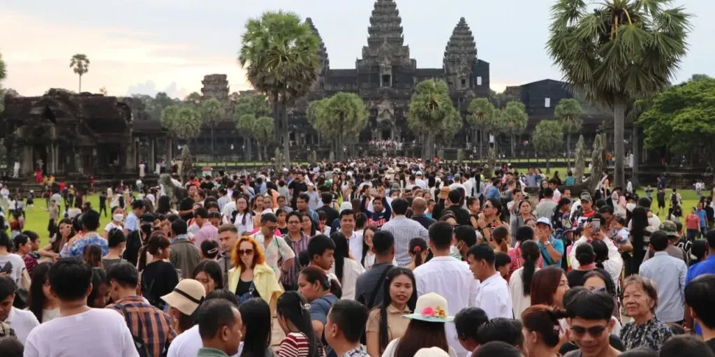 ប្រាសាទអង្គរវត្តជាប់ចំណាត់ថ្នាក់លេខ២ ជាគោលដៅទេសចរណ៍ទាក់ទាញបំផុតនៅអាស៊ីសម្រាប់ឆ្នាំ២០២៦ - AMS Article Thumbnail