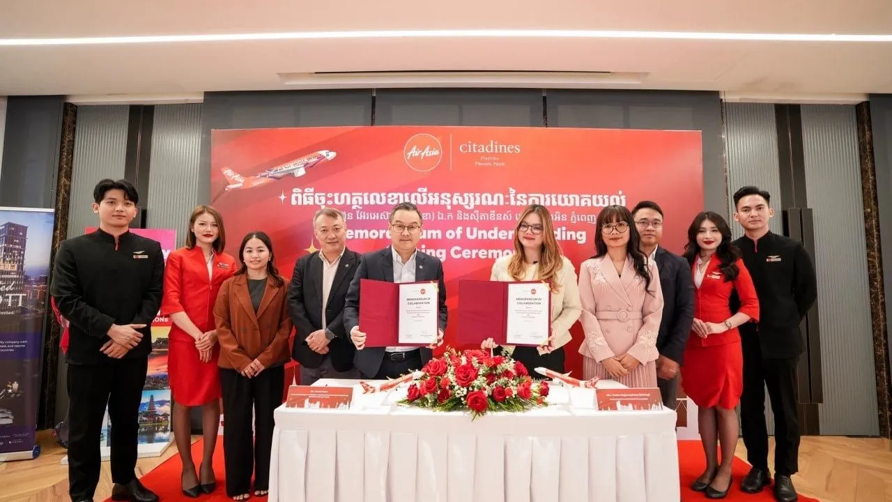 ក្រុមហ៊ុនអាកាសចរណ៍ អ៊ែរអេស៊ា ខេមបូឌា ចុះហត្ថលេខា MoU ជាមួយសណ្ឋាគារធំៗចំនួនពីរ ប្តេជ្ញាពង្រឹងវិស័យហោះហើរ និងទេសចរណ៍នៅកម្ពុជាឲ្យកាន់តែឈានខ្ពស់ឡើង