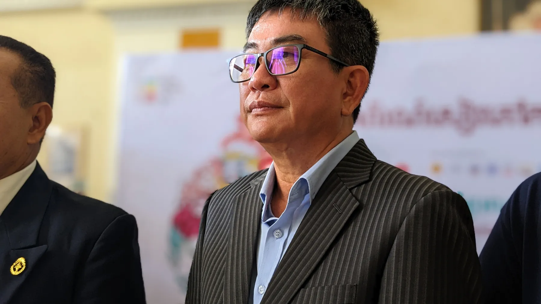 បណ្ណាល័យចល័តនៅច្រាំងទន្លេ ខេត្តកំពង់ចាម ត្រូវផ្អាកដោយសារខ្វះ​សៀវភៅ និងការធ្លាក់ចុះចំនួនអ្នកអាន