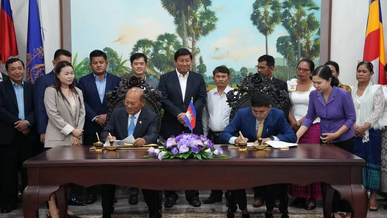 កិច្ចសហប្រតិបត្តិការគំរូរវាងក្រសួងរៀបចំដែនដី និងសម្ព័ន្ធសហគមន៍កសិករកម្ពុជា