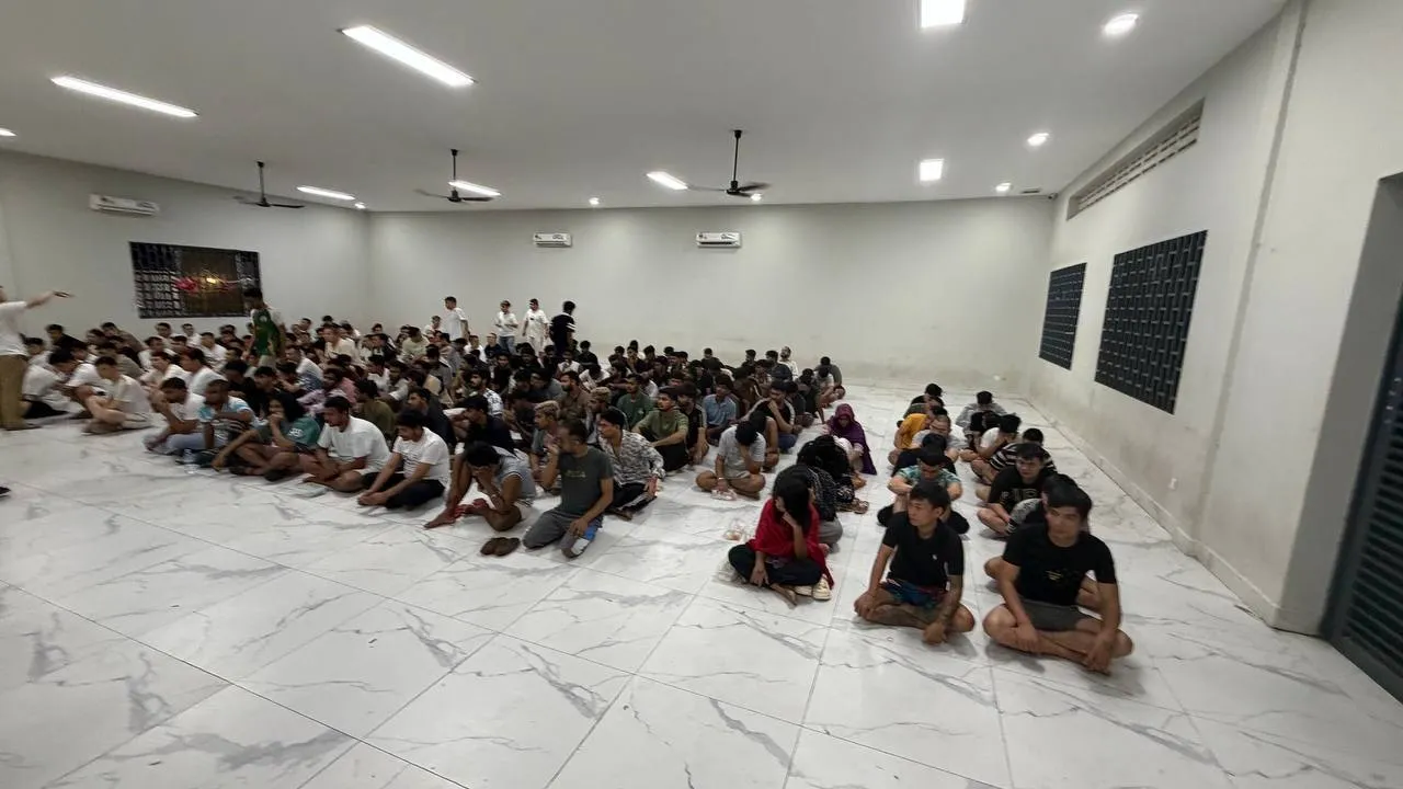 កម្លាំងចម្រុះឃាត់ខ្លួនជនបរទេសជាង២០០នាក់នៅខណ្ឌសែនសុខ ពាក់ព័ន្ធបទល្មើសឆបោកតាមប្រព័ន្ធបច្ចេកវិទ្យា