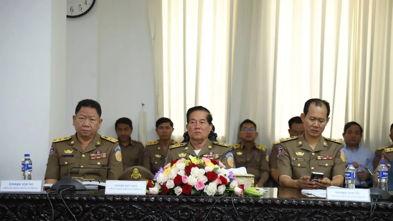 រដ្ឋបាលរាជធានីភ្នំពេញ ជំរុញការផ្តល់សេវារដ្ឋបាលតាមច្រកចេញចូលតែមួយ