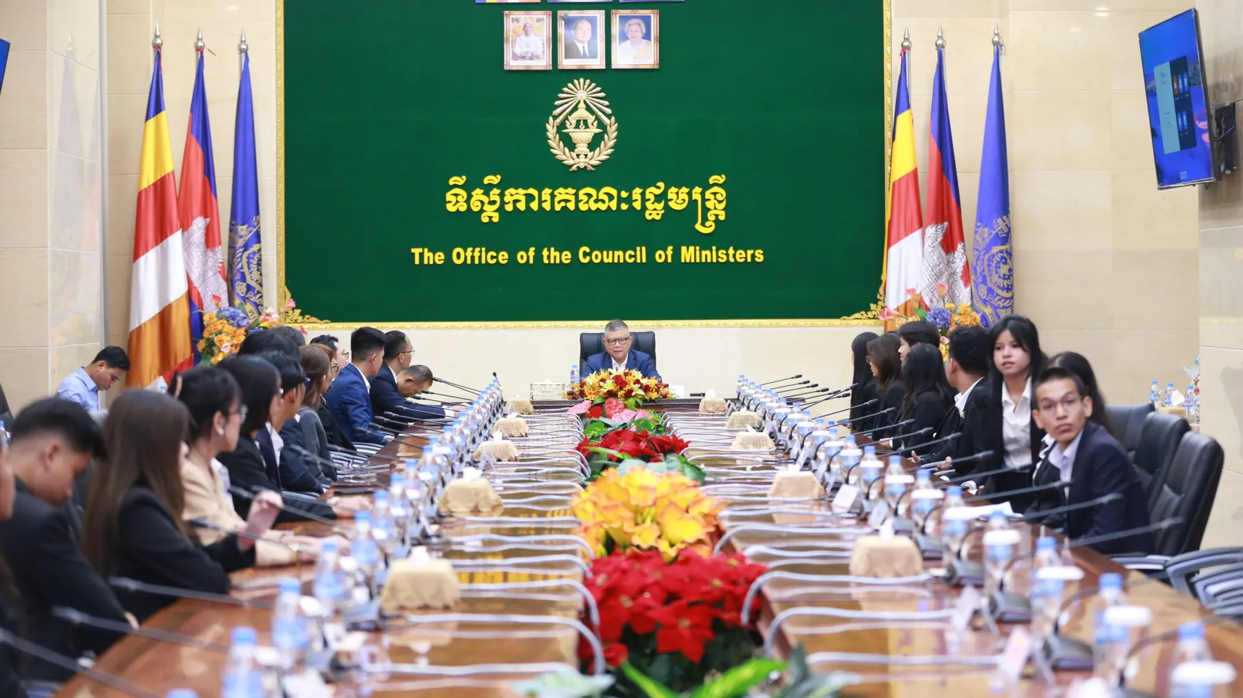 ឯកឧត្តម ឆៃ ស៊ីណារិទ្ធ ជួបនិស្សិតទៅរុស្ស៊ី ៤០រូប មុនចេញដំណើរ