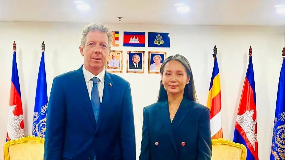 លោកជំទាវ កឹម មនោវិទ្យា ចាប់ផ្ដើមធ្វើការងារលើកដំបូងក្នុងតួនាទីប្រេសិតពិសេសរបស់សម្ដេចធិបតី