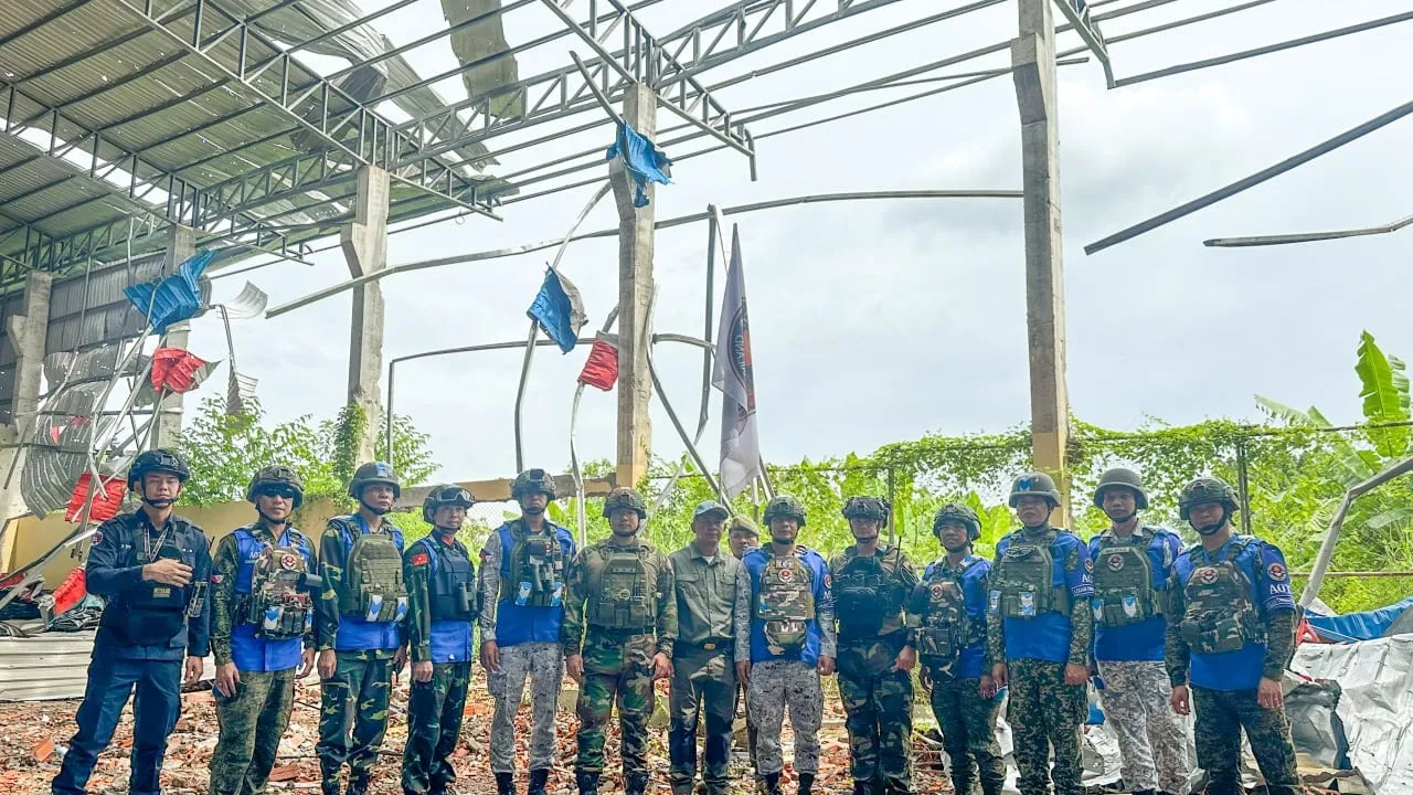 កម្ពុជានាំ​ក្រុមអ្នកសង្កេតការណ៍អាស៊ានពិនិត្យមើលទីតាំងរងការទម្លាក់គ្រាប់បែកពីយន្តហោះ F-16 របស់ថៃ