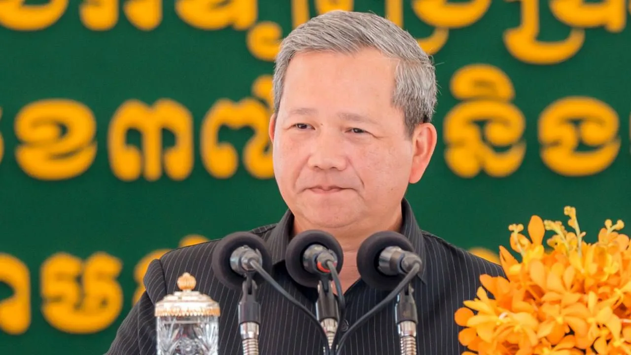 សម្ដេចនាយករដ្ឋមន្ត្រីបញ្ជាក់ជាថ្មីថា គ្មានការកាត់បន្ថយក្រសួងនោះទេ