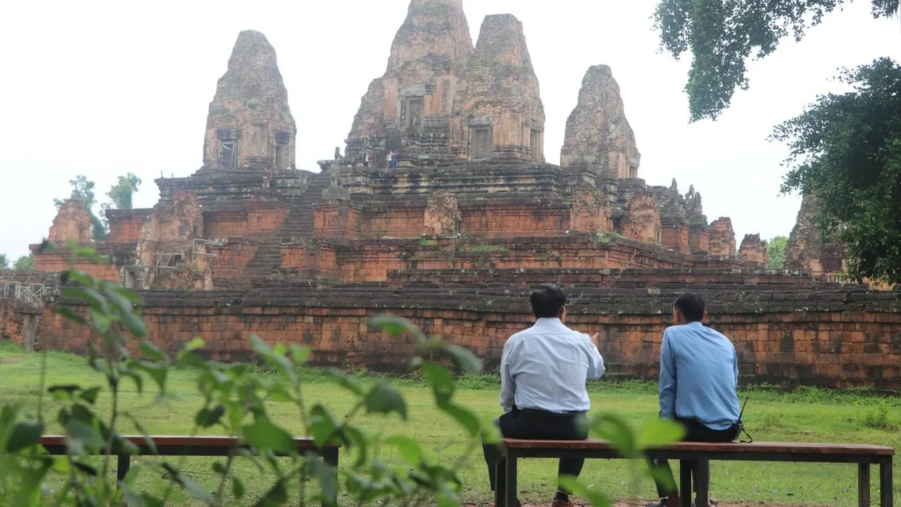 អាជ្ញាធរជាតិអប្សរាដំឡើងកៅអីសម្រាប់ភ្ញៀវទេសចរអង្គុយសម្រាកនៅតាមប្រាសាទមួយចំនួនក្នុងរមណីយដ្ឋានអង្គរ