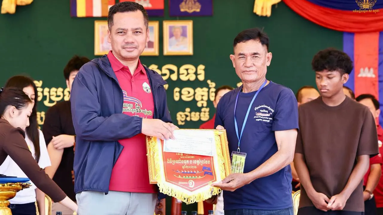 ព្រឹត្តិការណ៍ប្រណាំងទូក ង ខេត្តព្រៃវែង បិទបញ្ចប់ដោយជោគជ័យ ដោយមានអ្នកចូលរួមទស្សនាជិត ២៣ម៉ឺននាក់