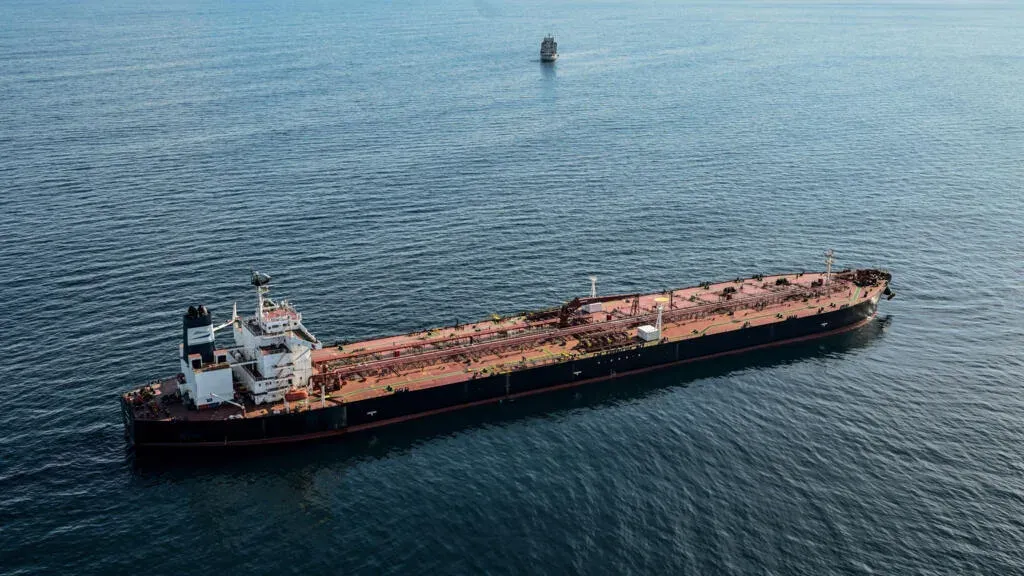 សហរដ្ឋអាម៉េរិក អនុញ្ញាតឱ្យប្រទេសនានាទិញប្រេងជាប់ទណ្ឌកម្មរបស់រុស្ស៊ី