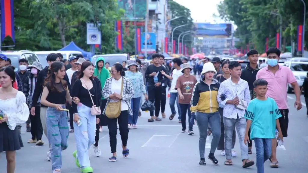 ឆ្នាំ២០៥០ ប្រាក់ចំណូល​ប្រចាំឆ្នាំសម្រាប់ប្រជាជនកម្ពុជាម្នាក់ ជាមធ្យម​ រំពឹង​កើនឡើងរហូតដល់​ ១៤ ០០០ដុល្លារ​