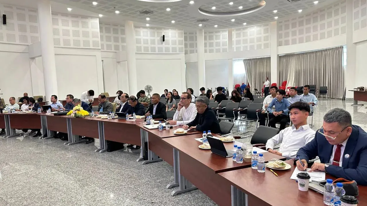 គណៈកម្មាធិការគ្រប់គ្រងតំបន់ឆ្នេររៀបចំកិច្ចប្រជុំវាយតម្លៃស្នាដៃរចនាគម្រោងប្លង់វគ្គផ្តាច់ព័្រត្រ