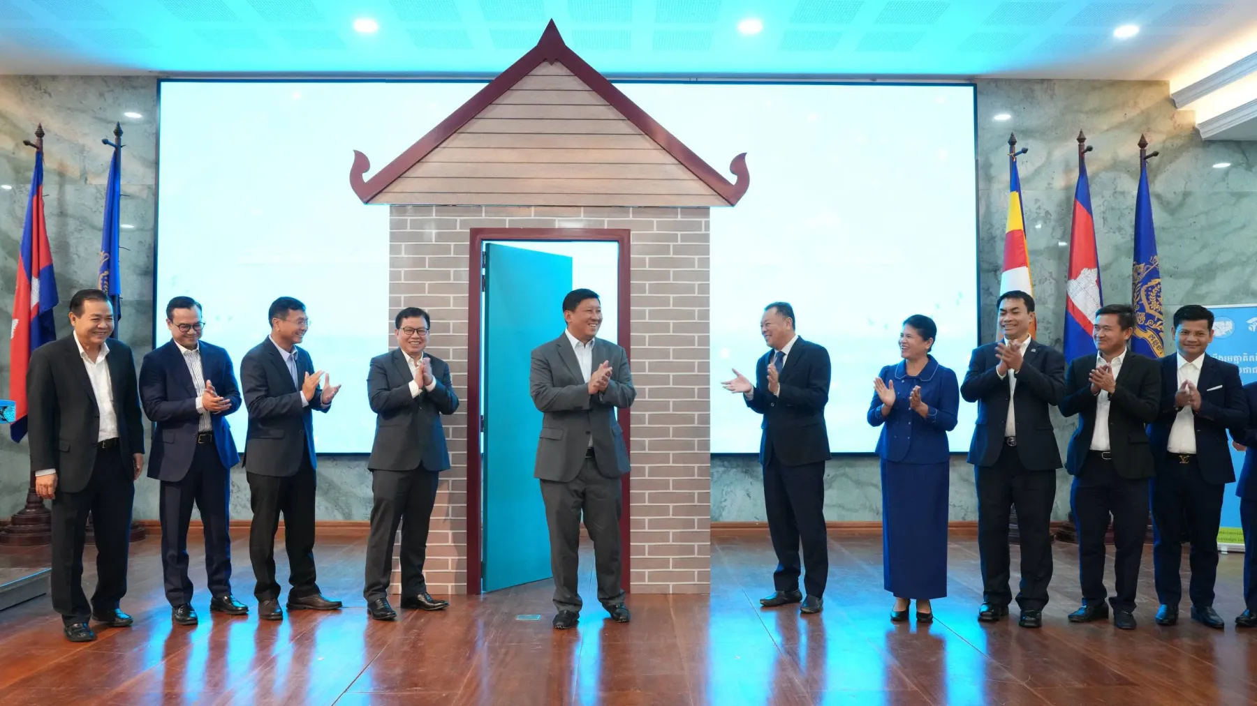 ឯកឧត្តម សាយ សំអាល់ ៖ លំនៅឋាន គឺជាមូលដ្ឋានគ្រឹះសម្រាប់កសាងជីវិតបុគ្គល បង្កើតវប្បធម៌គ្រួសារ និងកសាងសង្គមជាតិឱ្យរឹងមាំ