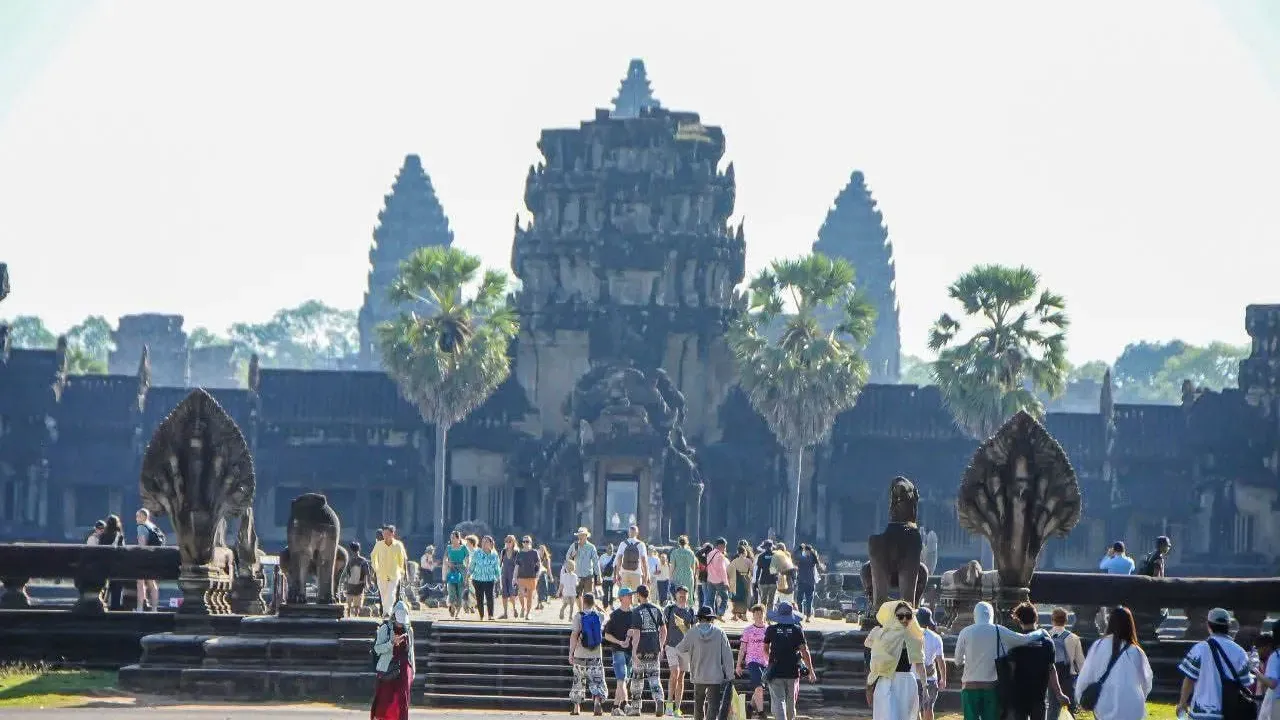 វៀតណាម វ៉ា​ដាច់​ចិន​ ក្លាយជា​ទីផ្សារ​ទេសចរ​ធំ​បំផុត​របស់​កម្ពុជា​