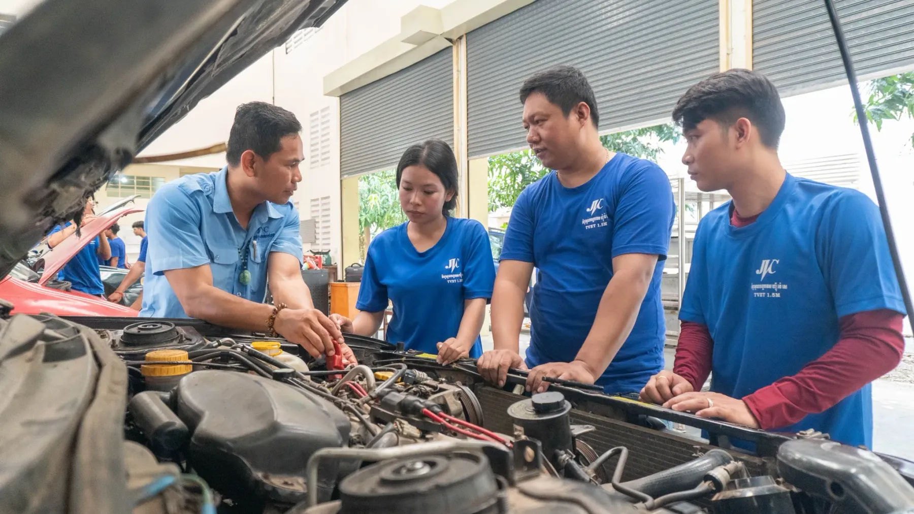សិក្សាជំនាញបច្ចេកទេសរថយន្តឥតបង់ថ្លៃ នៅវិទ្យាស្ថានបច្ចេកទេស ហ្ស៊ី វ៉េ សេ