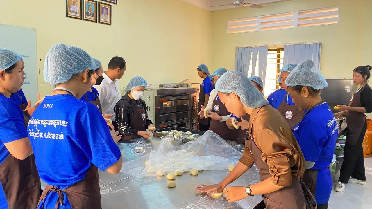 ឱ​កាស​អាហារូបករណ៍​សម្រាប់​យុវជន​ដែល​មក​ពី​គ្រួសារ​ក្រីក្រ ​និង​ងាយ​រង​ហានិភ័យ​នៅក្នុង​ខេត្ត​សៀមរាប ​នៅ​វិទ្យាស្ថាន​ ​NPIA​ ​