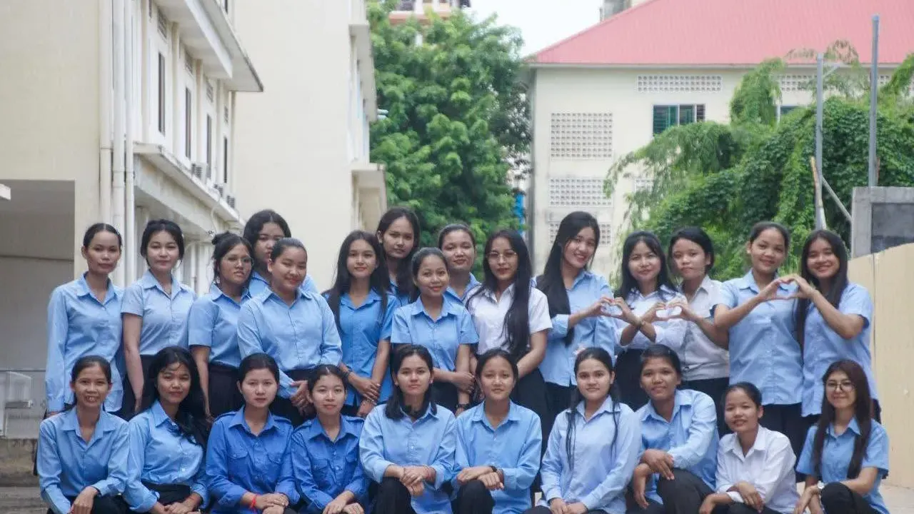 ក្រសួង​អប់រំ ​ផ្តល់​កន្លែង​ស្នាក់​នៅ​ដល់​និស្សិត​នារី​ក្រីក្រ ​ឆ្នាំ​ទី​១​ ​ចំនួន​៩០​នាក់​