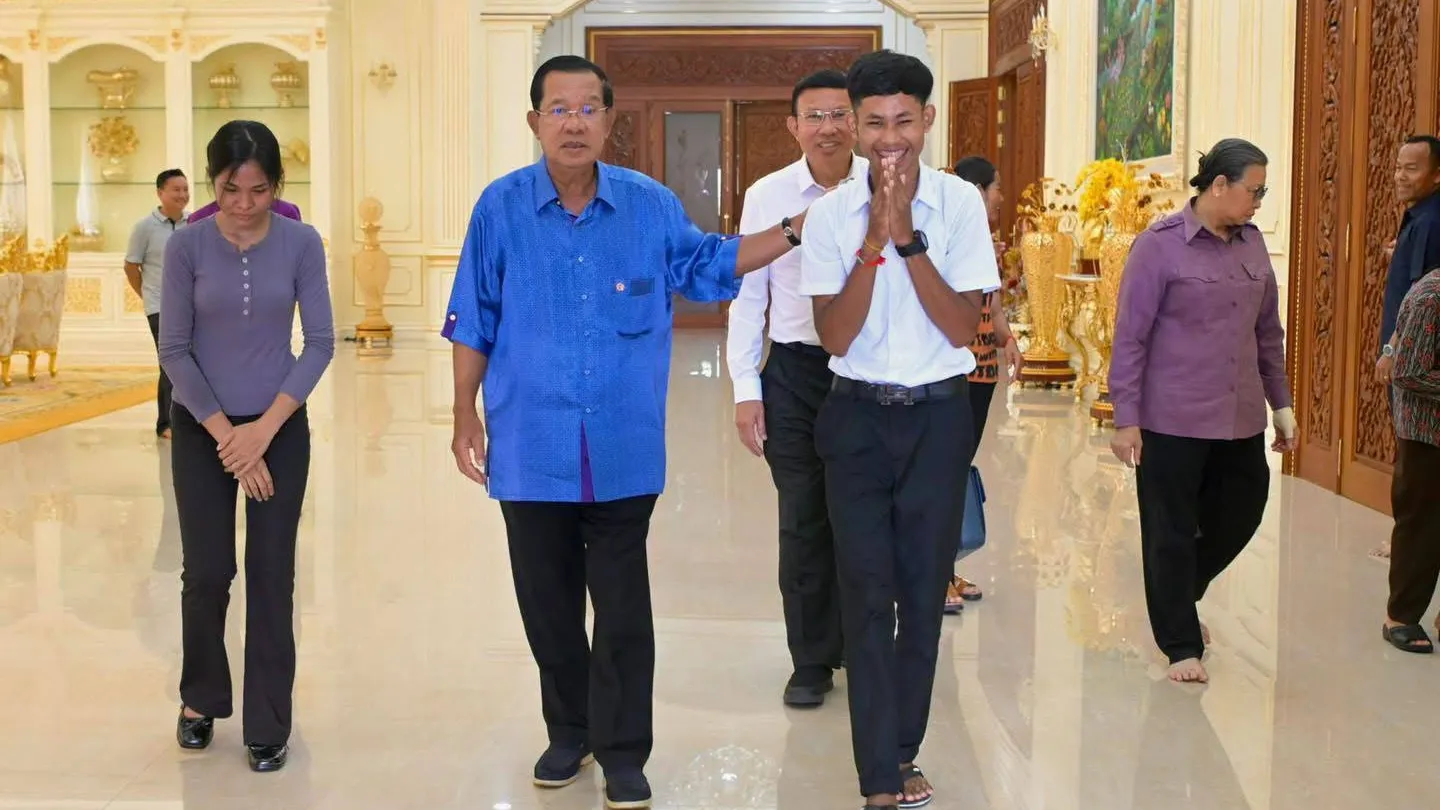 ពី F ទៅ A ៖ វ៉ាន សែនវ៉ា ជំនះការលំបាក តស៊ូសិក្សាឡើងវិញ រហូតសម្រេចក្តីស្រមៃ និងទទួលការលើកទឹកចិត្តពីសម្តេចតេជោ