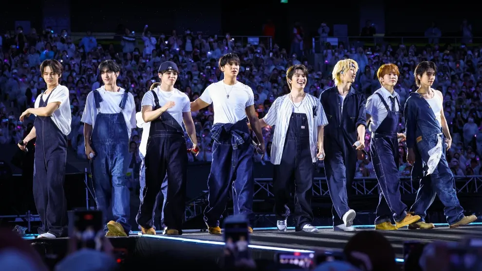 ចប់ CARATLAND លើកទី ១០ ក្រុម​ SEVENTEEN លាអ្នកគាំទ្រមួយរយៈ សន្យា ៣ ឆ្នាំក្រោយជួបគ្នា