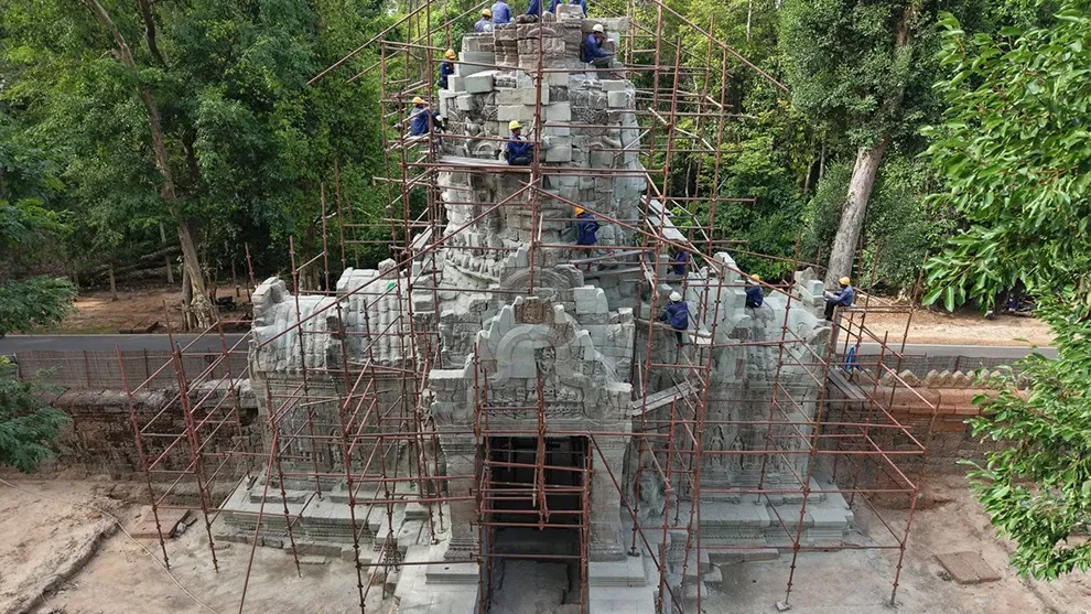 ខ្លោង​ទ្វារ​បុរាណ​នៃ​ប្រាសាទ​តាព្រហ្ម ​ទទួល​បានការ​ជួសជុល​យ៉ាង​ផ្ចិតផ្ចង់ ត្រៀម​បញ្ចប់​ចុង​ឆ្នាំ​នេះ