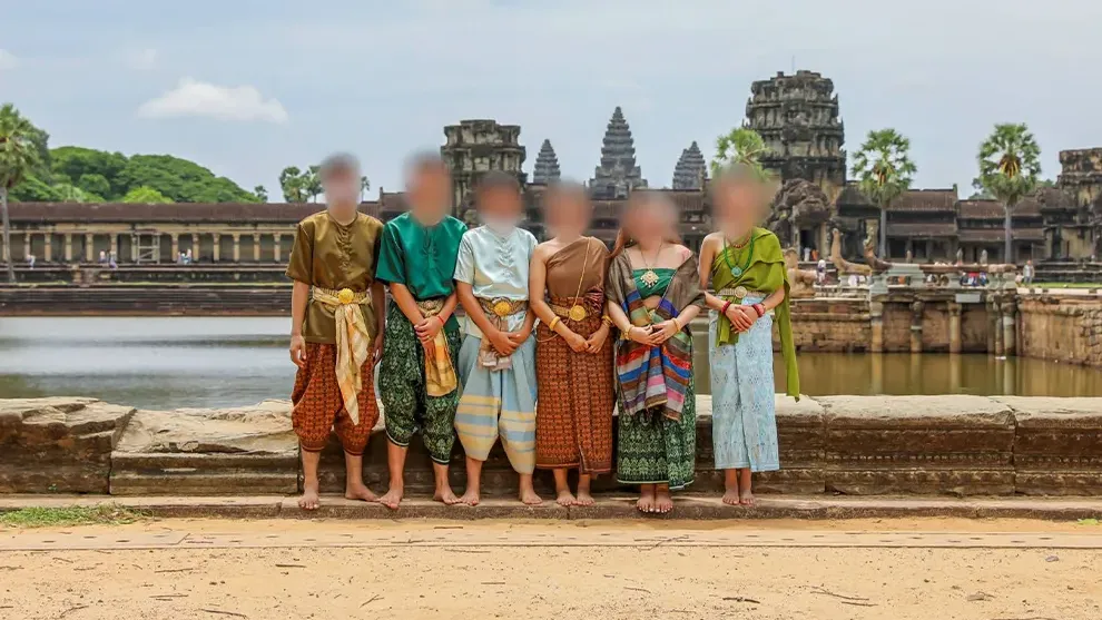 ក្រសួង​ប្រើធម៌​ក្ដៅដល់​​អាជីវករ​ជួល​ឈុត​បុរាណ​ច្នៃ​ខុស​ទម្រង់​ដើម និង​ការប្រើកំណាត់សម្លៀកបំពាក់​​ថៃ