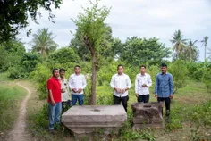 អ្នកជំនាញរ - Thumbnail