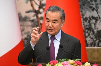 ចិន ប្រាប់ឲ្យ អ៊ីស្រាអែល ឈប់វាយប្រហារ អ៊ីរ៉ង់ ជាបន្ទាន់ - AMS Article Thumbnail