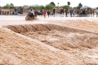 ប៉ាគីស្ថាន និង អាហ្វហ្គានីស្ថាន ស្លាប់១២១នាក់ ព្រោះភ្លៀង និង ព្យុះ ២សប្តាហ៍ - AMS Article Thumbnail