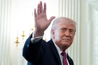 លោក Trump ច្រានចោលការប្រើអាវុធនុយក្លេអ៊ែរ ក្នុងសង្គ្រាមអ៊ីរ៉ង់ - AMS Article Thumbnail