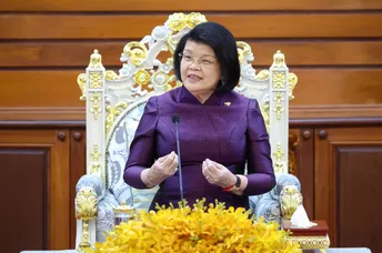 ប្រធានរដ្ឋសភាលើកទឹកចិត្តការបម្រើប្រជាពលរដ្ឋដោយបេះដូង - AMS Article Thumbnail
