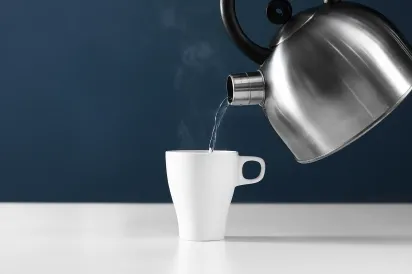 តើការទទួលទានទឹកក្តៅឧណ្ហៗ ផ្តល់ផលល្អដល់សុខភាព និងការរំលាយអាហារ ?