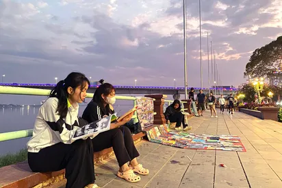 បណ្ណាល័យចល័តនៅច្រាំងទន្លេ ខេត្តកំពង់ចាម ត្រូវផ្អាកដោយសារខ្វះសៀវភៅ និងការធ្លាក់ចុះចំនួនអ្នកអាន