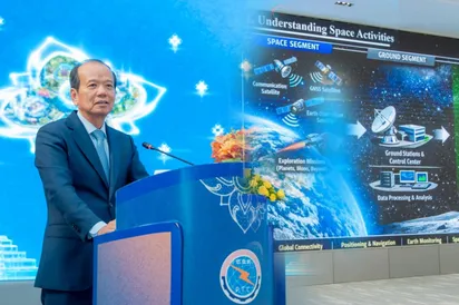 ក្រសួងប្រៃសណីយ៍គ្រោងផ្តល់អាហារូបករណ៍ឱ្យនិស្សិតកម្ពុជា​សិក្សាបច្ចេកវិទ្យាផ្កាយរណប និងលំហអាកាស