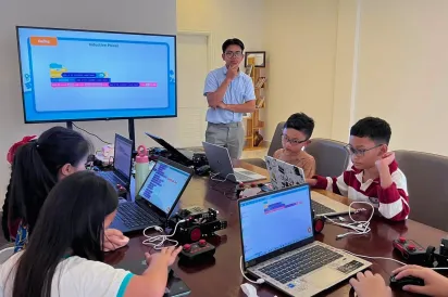 ស្ថាបនិក Uot AI &amp; STEM ៖ ការបង្រៀនកុមារឱ្យចេះសរសេរកូដតាំងពីក្មេង នឹងជួយពួកគេក្លាយជាអ្នកបង្កើតបច្ចេកវិទ្យាទៅថ្ងៃអនាគត