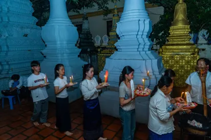 មន្ត្រីសាសនា និងអ្នកជំនាញ ជំរុញការរក្សាប្រពៃណីបោះបាយបិណ្ឌ ខណៈមានការវែកញែករឿងខ្ជះខ្ជាយបាយ